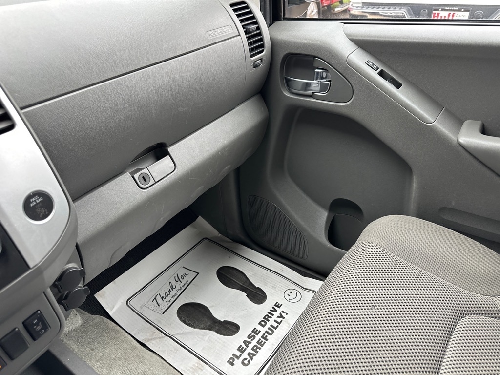 Nissan Frontier 4WD Crew Cab SWB Auto SV 2016