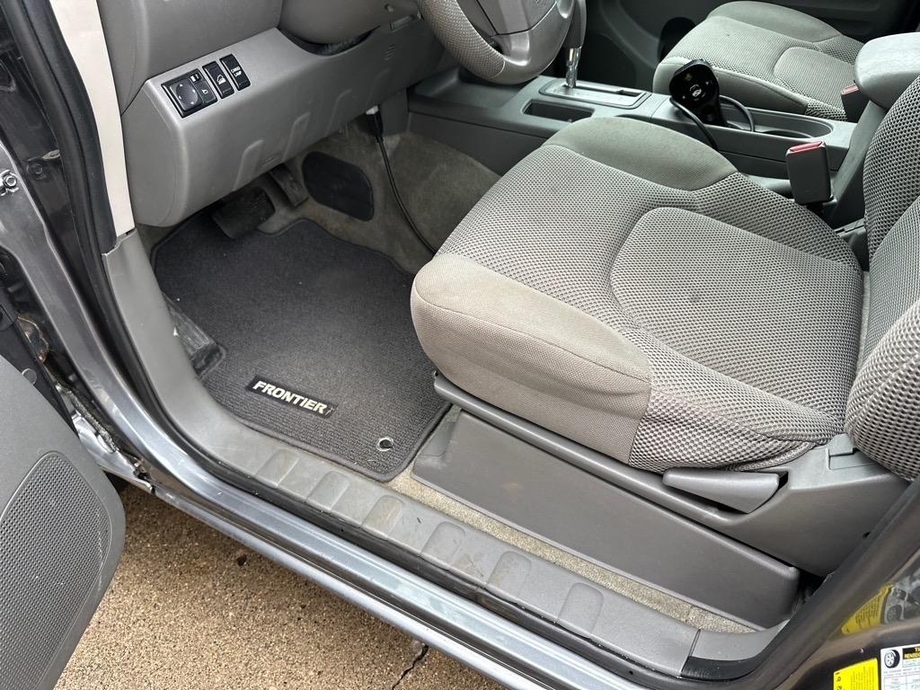 Nissan Frontier 4WD Crew Cab SWB Auto SV 2016