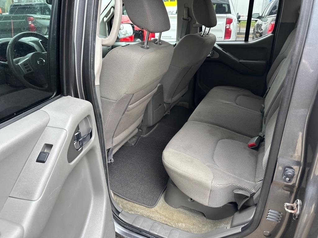 Nissan Frontier 4WD Crew Cab SWB Auto SV 2016