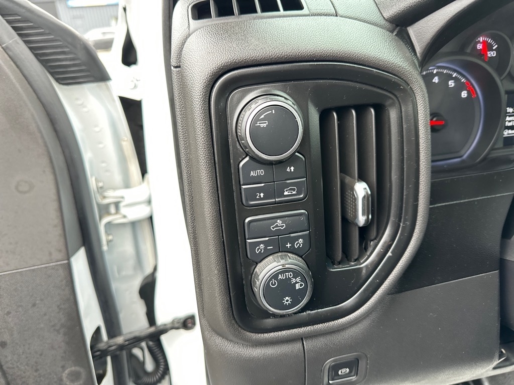 Chevrolet Silverado 1500 4WD Reg Cab 140" Work Truck 2021