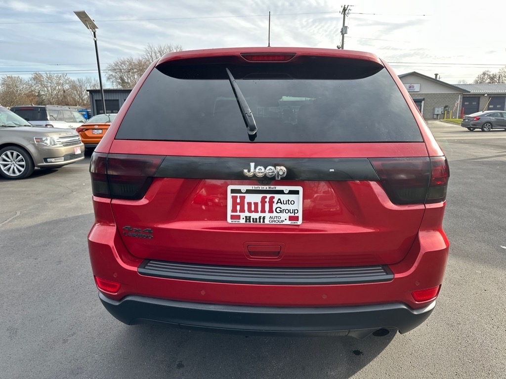 2011 Jeep Grand Cherokee Laredo photo 3