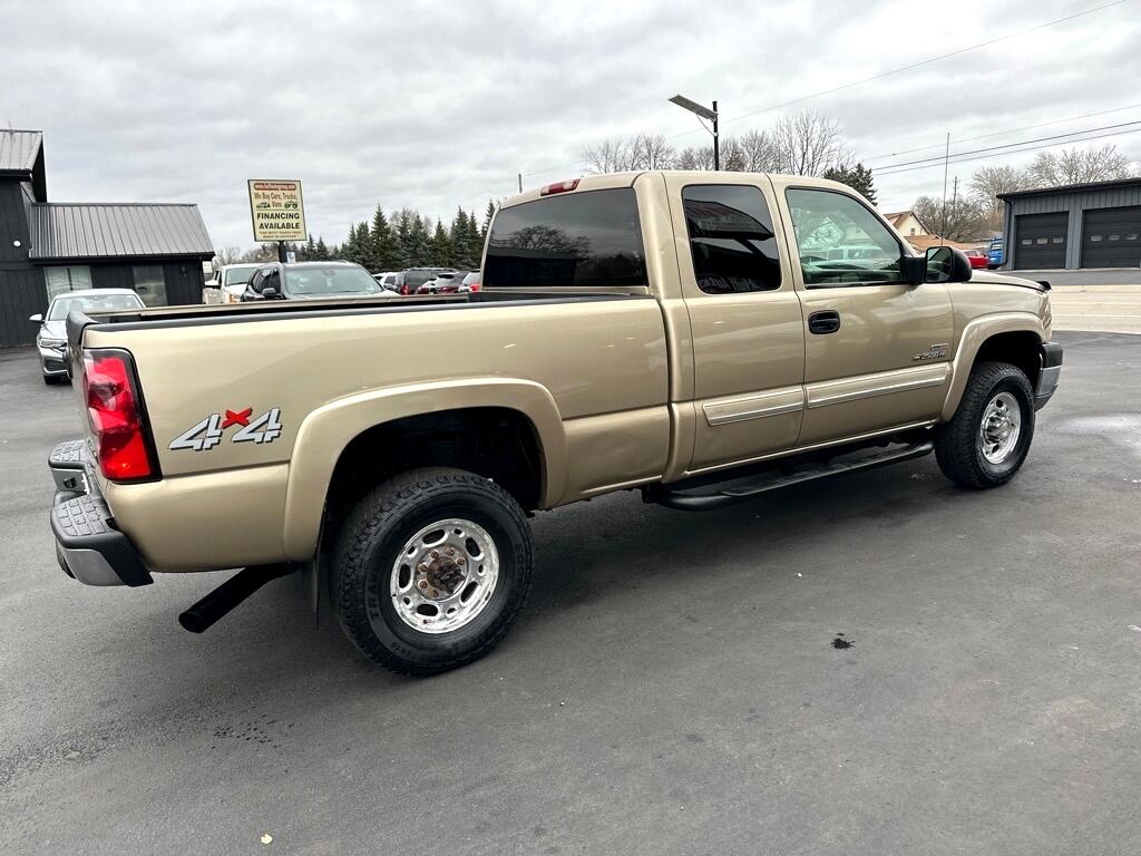 Chevrolet Silverado 2500HD Ext Cab 143.5" WB 4WD LS 2005
