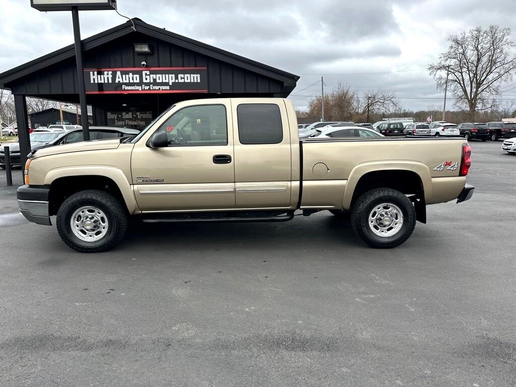Chevrolet Silverado 2500HD Ext Cab 143.5" WB 4WD LS 2005