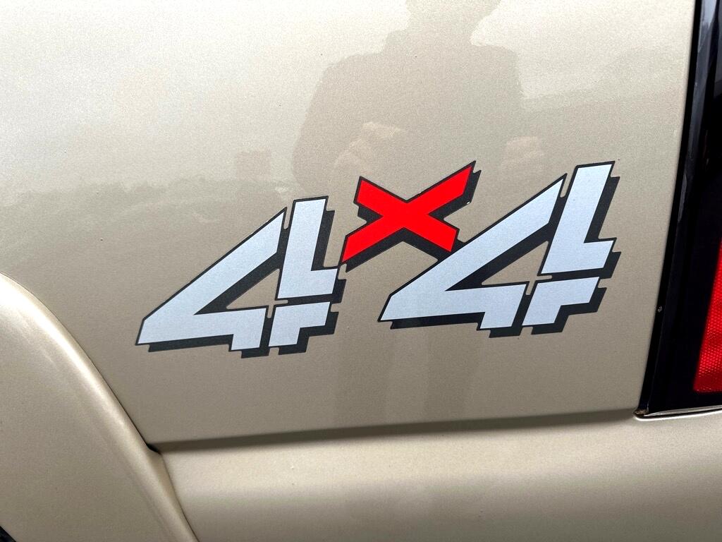 Chevrolet Silverado 2500HD Ext Cab 143.5" WB 4WD LS 2005