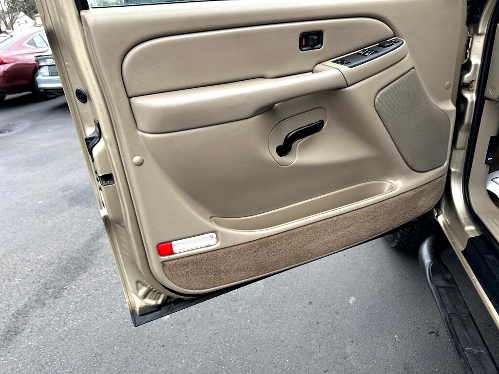 Chevrolet Silverado 2500HD Ext Cab 143.5" WB 4WD LS 2005