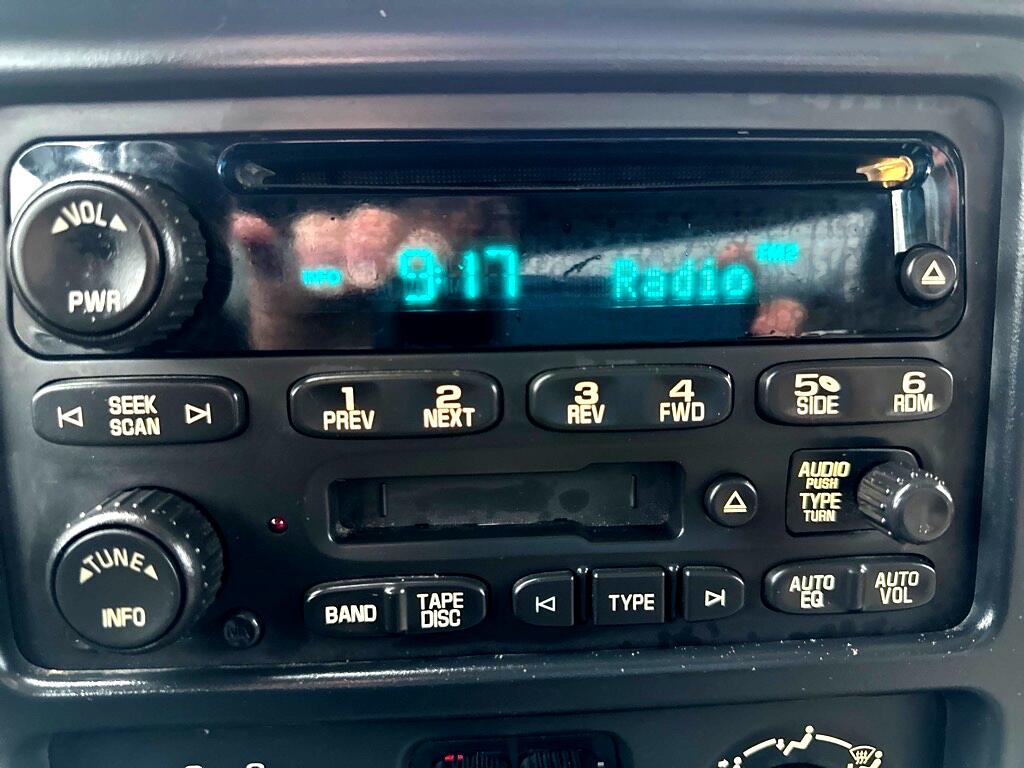 Chevrolet Silverado 2500HD Ext Cab 143.5" WB 4WD LS 2005