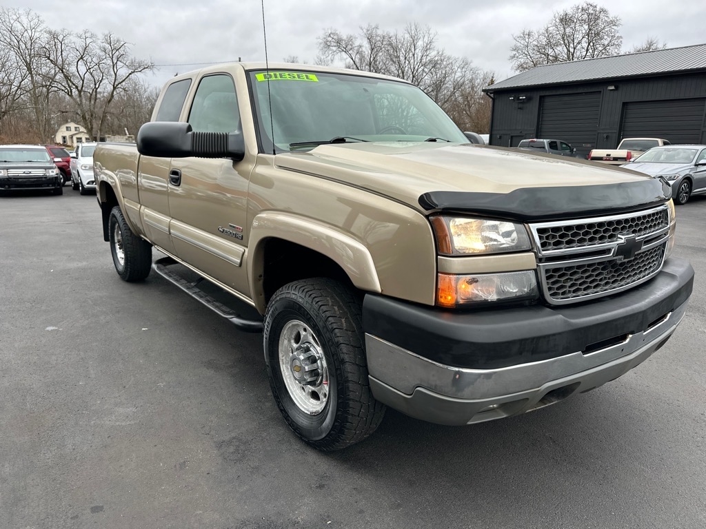 Chevrolet Silverado 2500HD Ext Cab 143.5" WB 4WD LS 2005