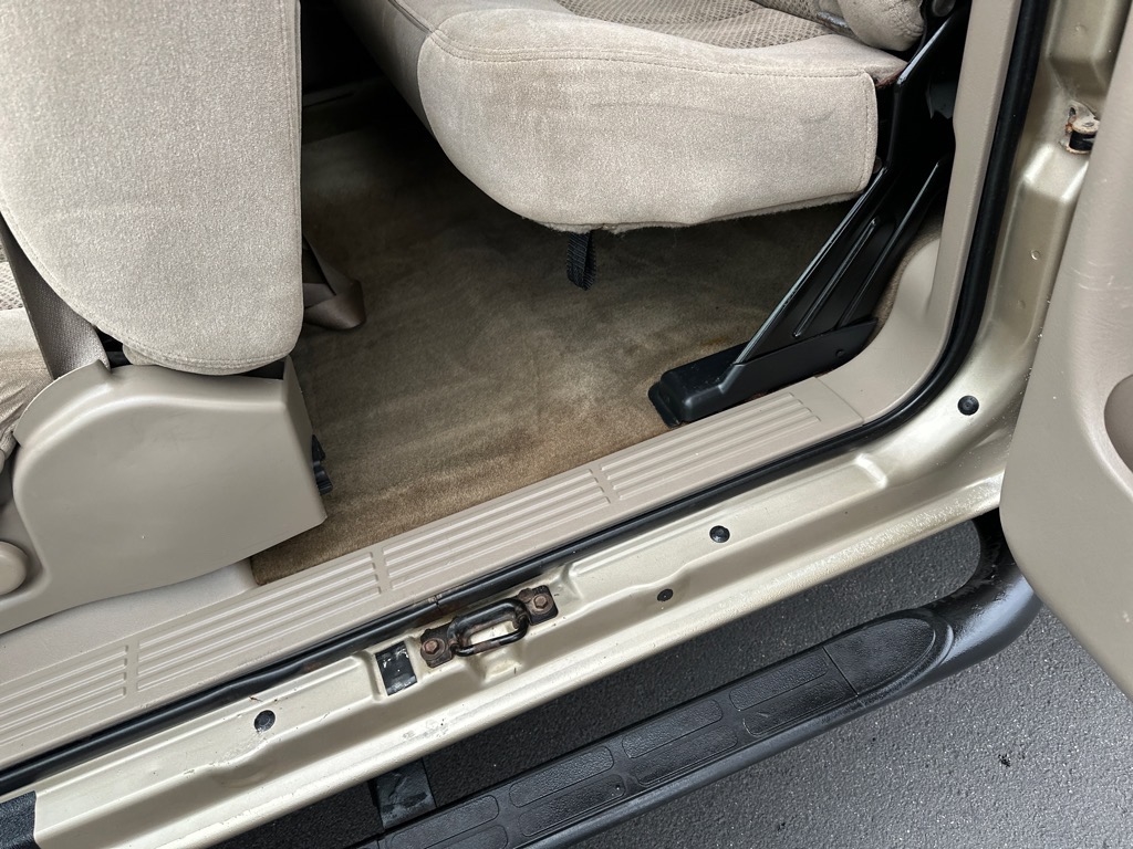 Chevrolet Silverado 2500HD Ext Cab 143.5" WB 4WD LS 2005