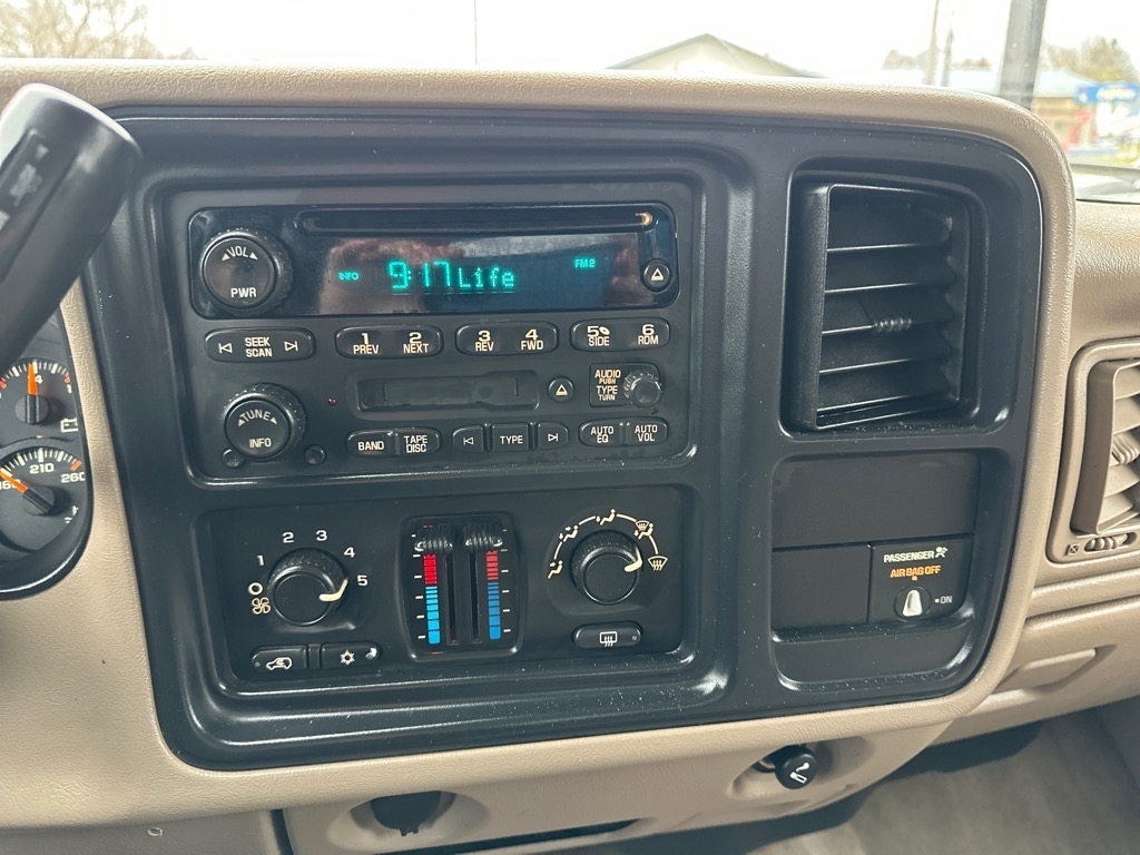 Chevrolet Silverado 2500HD Ext Cab 143.5" WB 4WD LS 2005