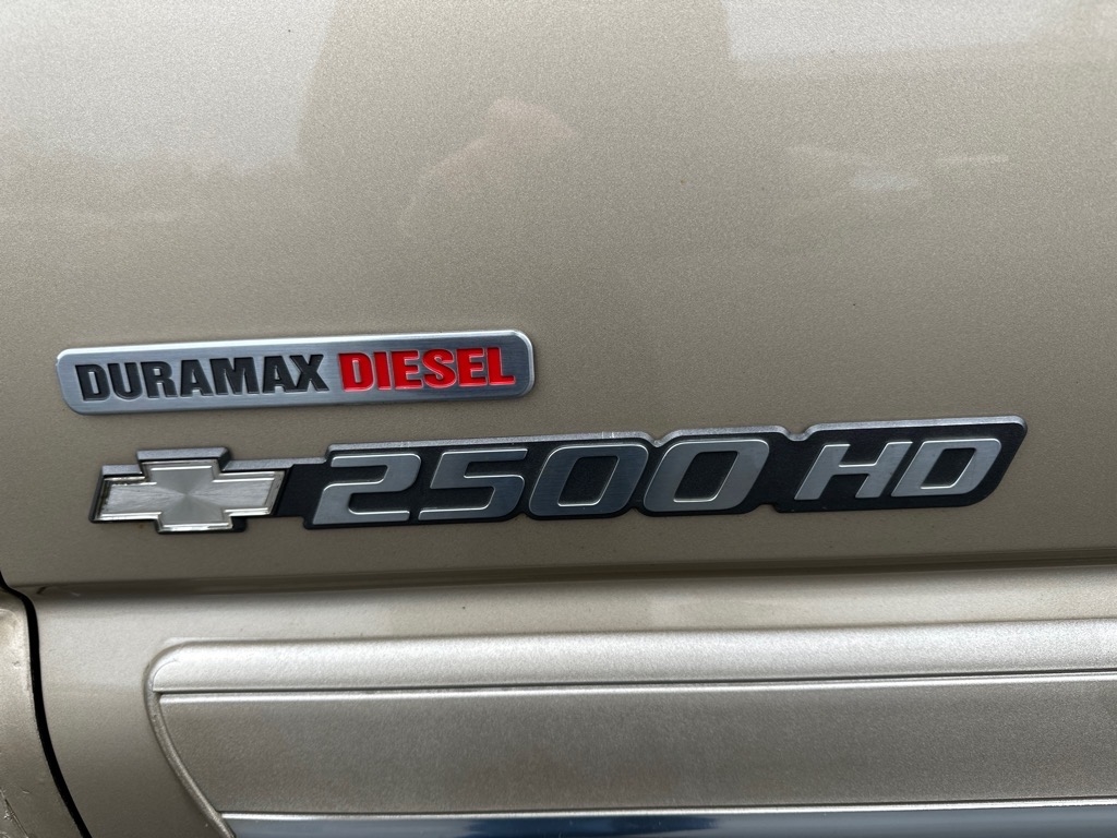 Chevrolet Silverado 2500HD Ext Cab 143.5" WB 4WD LS 2005