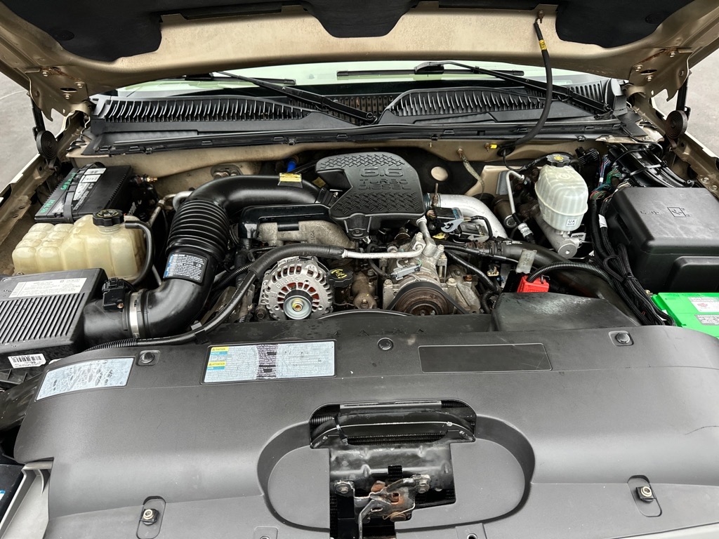 Chevrolet Silverado 2500HD Ext Cab 143.5" WB 4WD LS 2005