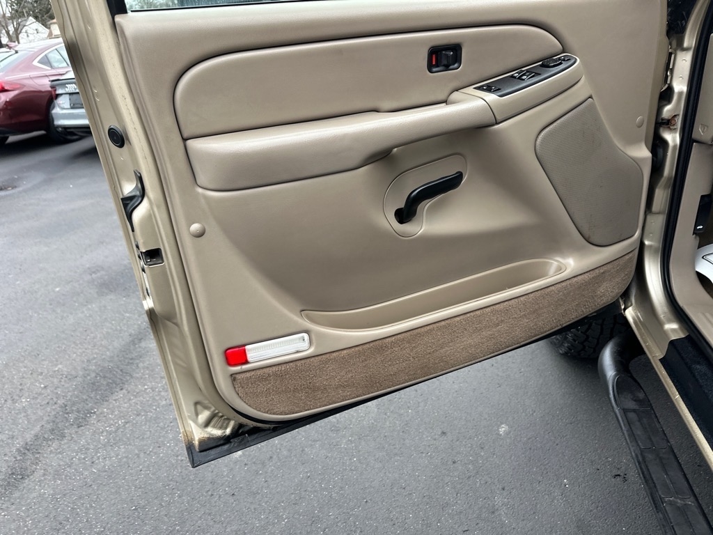 Chevrolet Silverado 2500HD Ext Cab 143.5" WB 4WD LS 2005