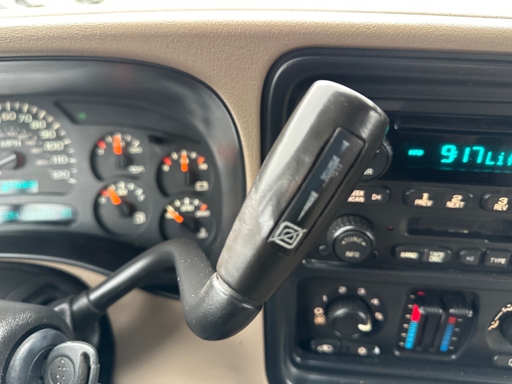 Chevrolet Silverado 2500HD Ext Cab 143.5" WB 4WD LS 2005