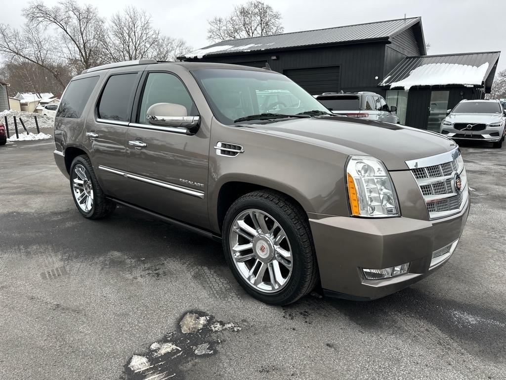 2014 Cadillac Escalade AWD 4dr Platinum