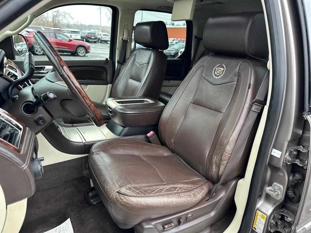 Cadillac Escalade AWD 4dr Platinum 2014