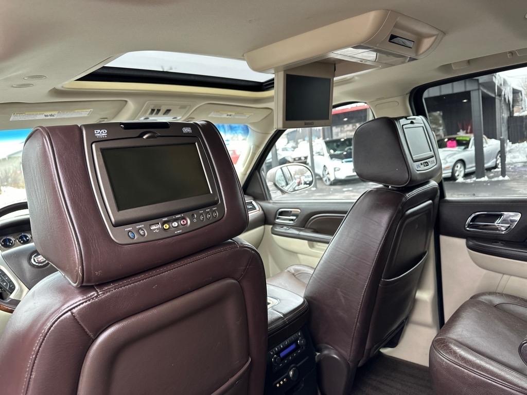 Cadillac Escalade AWD 4dr Platinum 2014