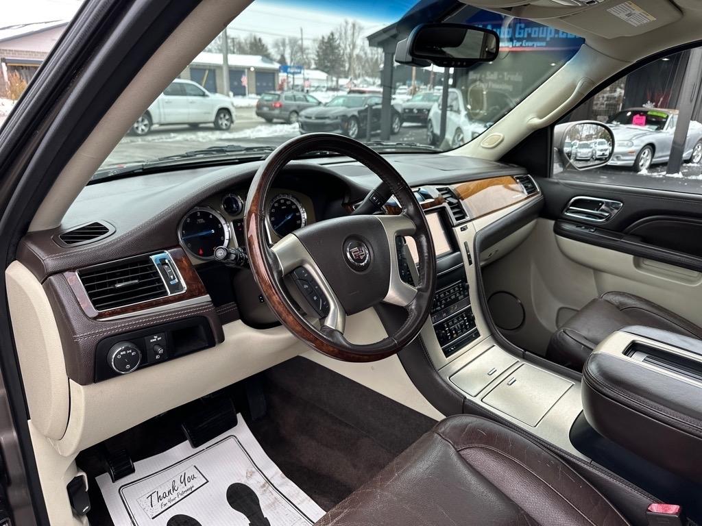 Cadillac Escalade AWD 4dr Platinum 2014