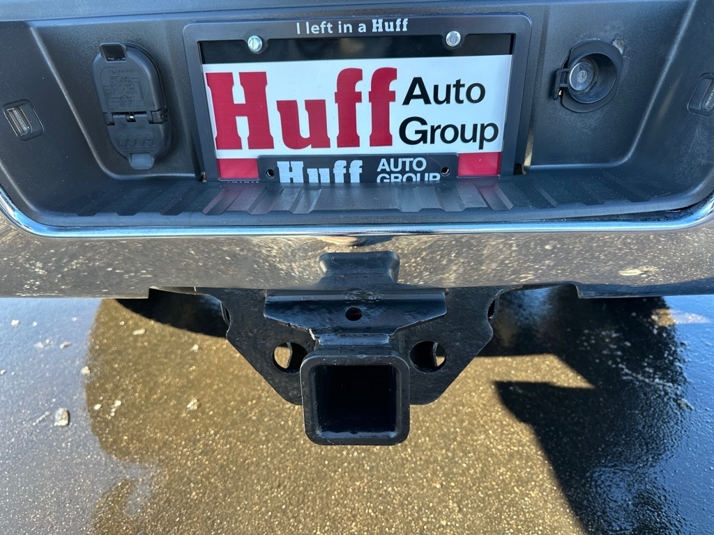 Chevrolet Silverado 2500HD 4WD Reg Cab 133.6" LT 2018