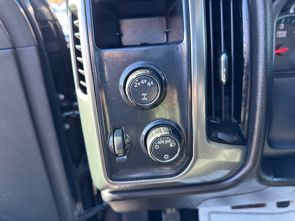 Chevrolet Silverado 2500HD 4WD Reg Cab 133.6" LT 2018