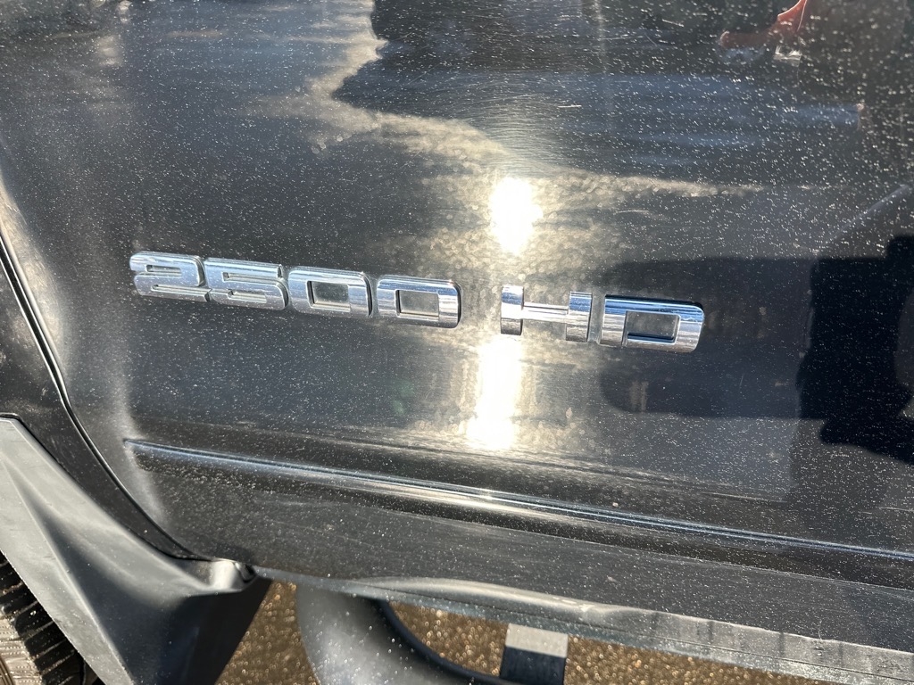 Chevrolet Silverado 2500HD 4WD Reg Cab 133.6" LT 2018