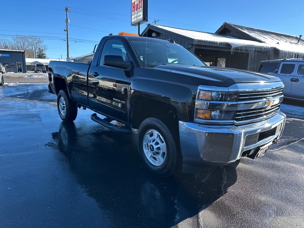 Chevrolet Silverado 2500HD 4WD Reg Cab 133.6" LT 2018