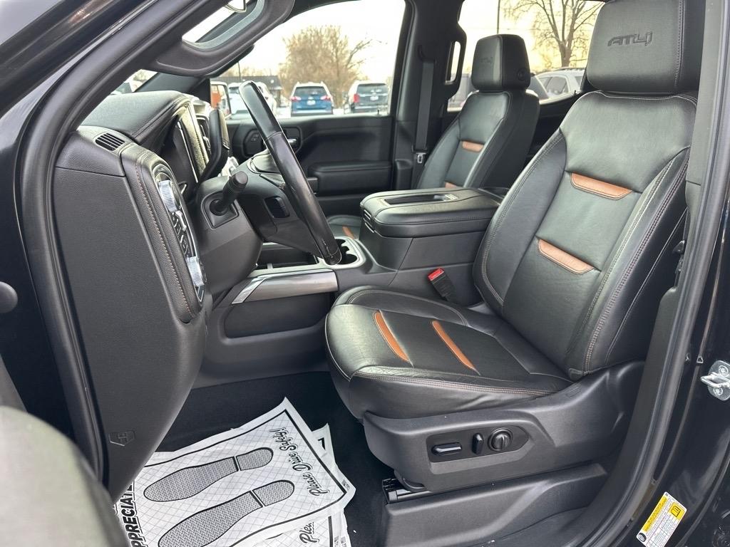 GMC Sierra 1500 4WD Crew Cab 157" AT4 2021