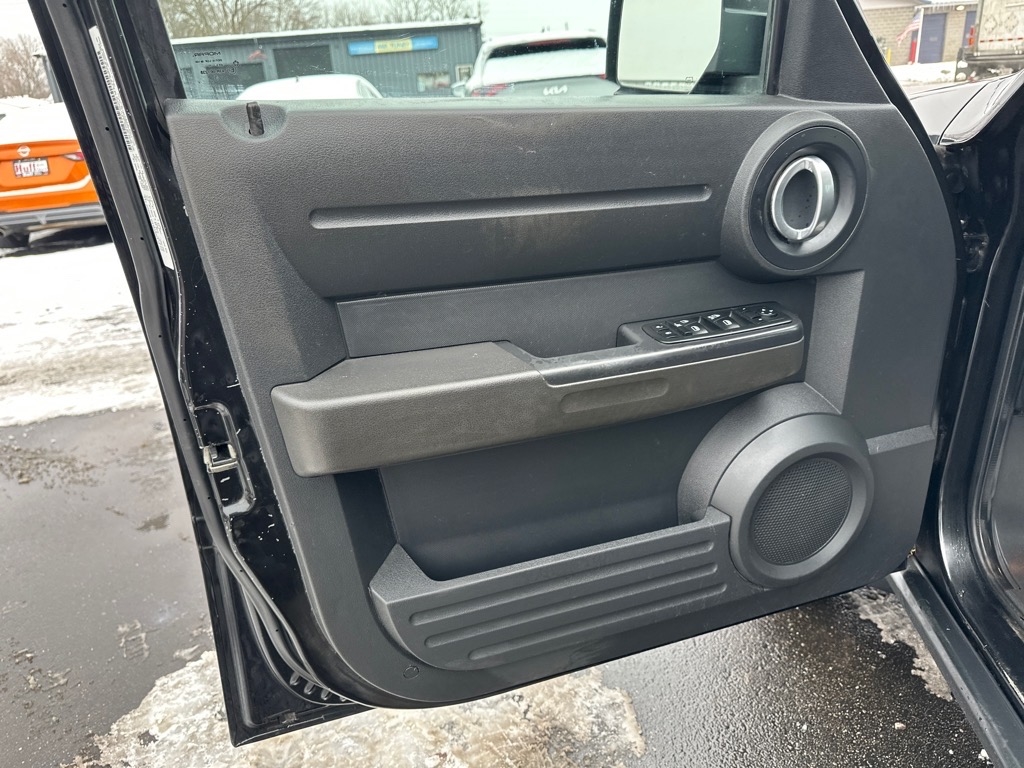 Dodge Nitro 4WD 4dr Heat 2011