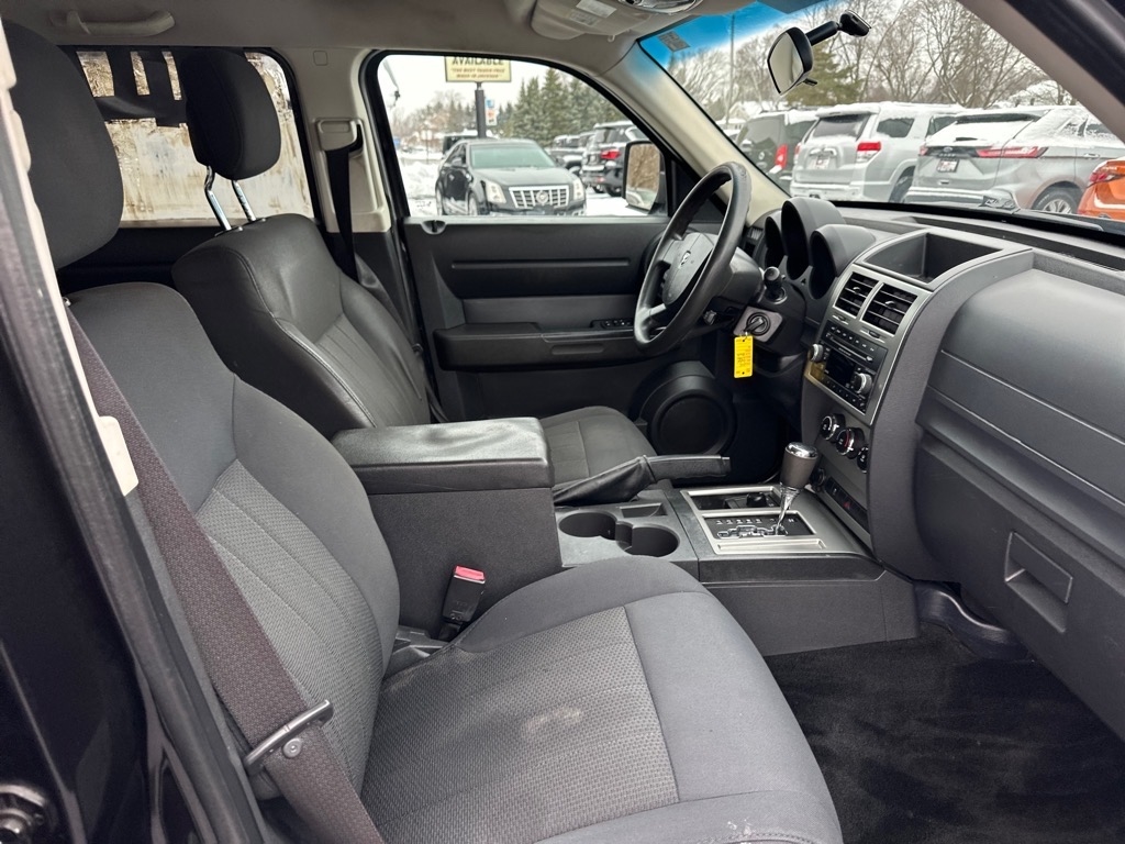 Dodge Nitro 4WD 4dr Heat 2011