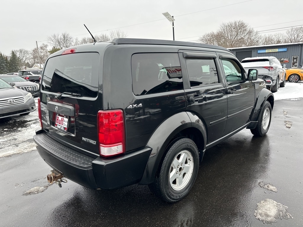 Dodge Nitro 4WD 4dr Heat 2011