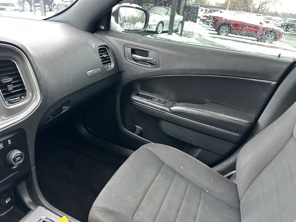 Dodge Charger 4dr Sdn SXT RWD 2014