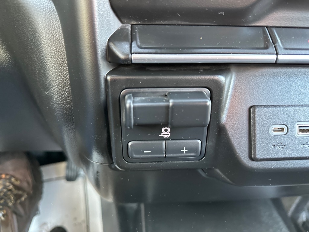 Chevrolet 2500 Chassis-Cabs  2021