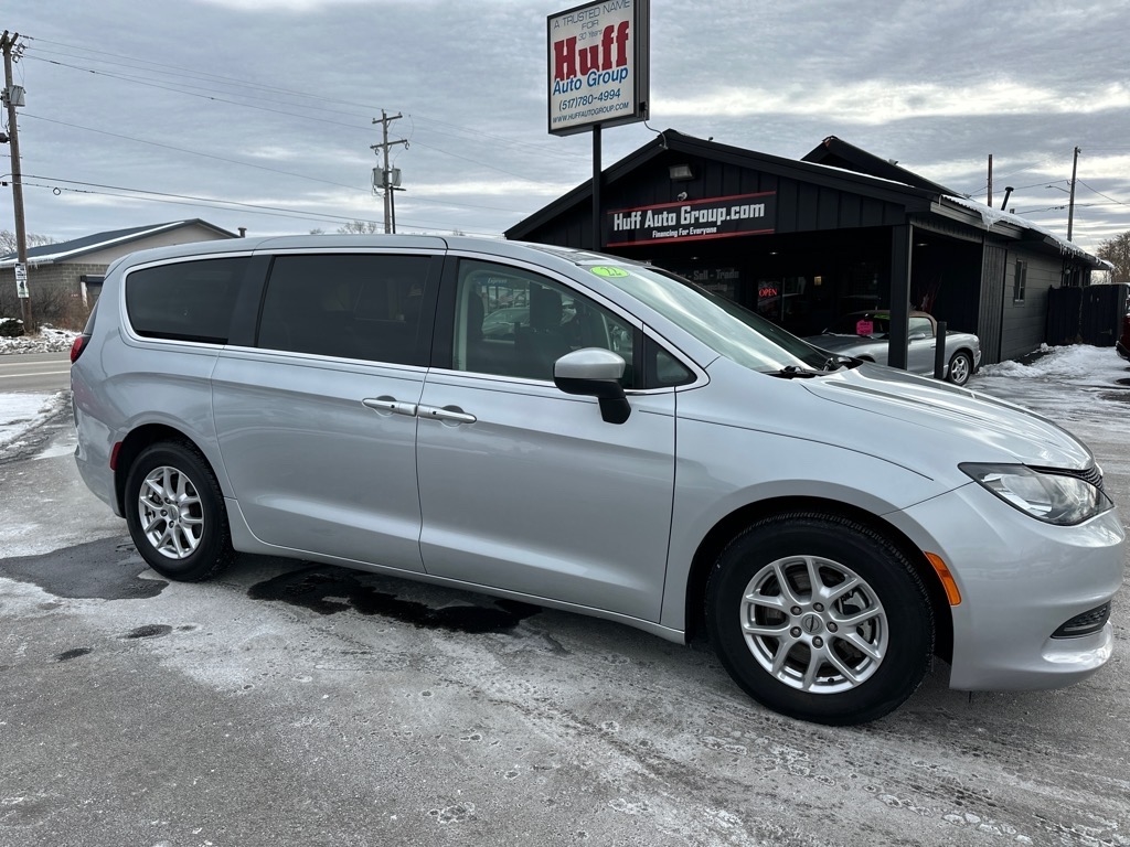 Chrysler Voyager LX FWD 2022