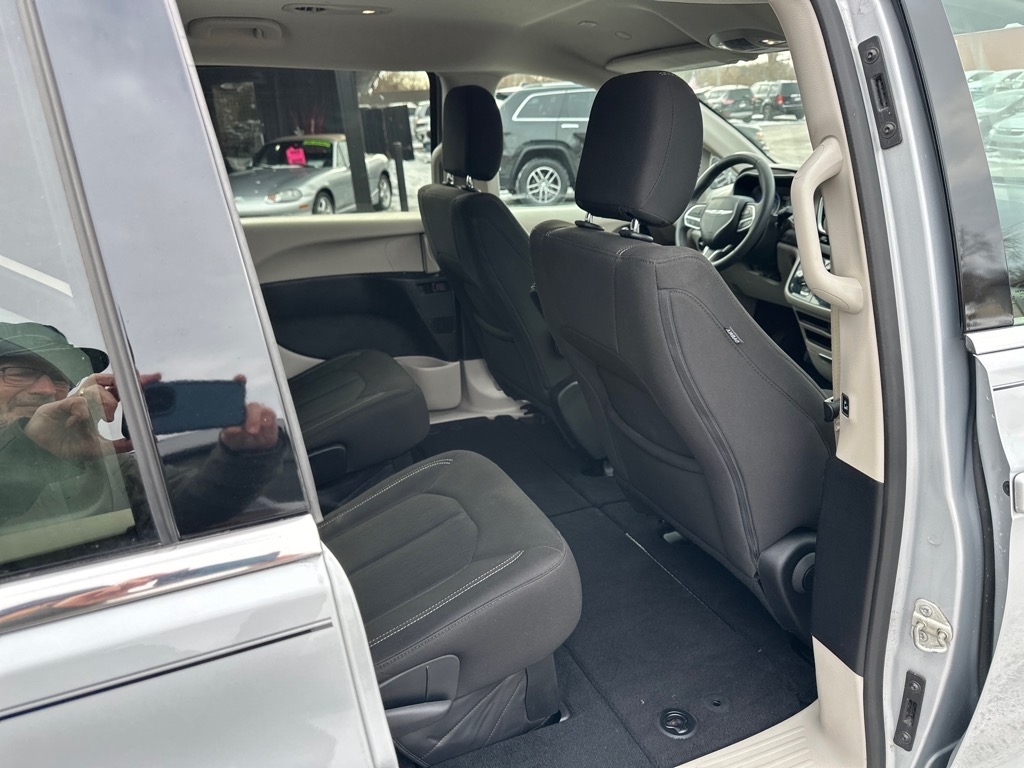 Chrysler Voyager LX FWD 2022