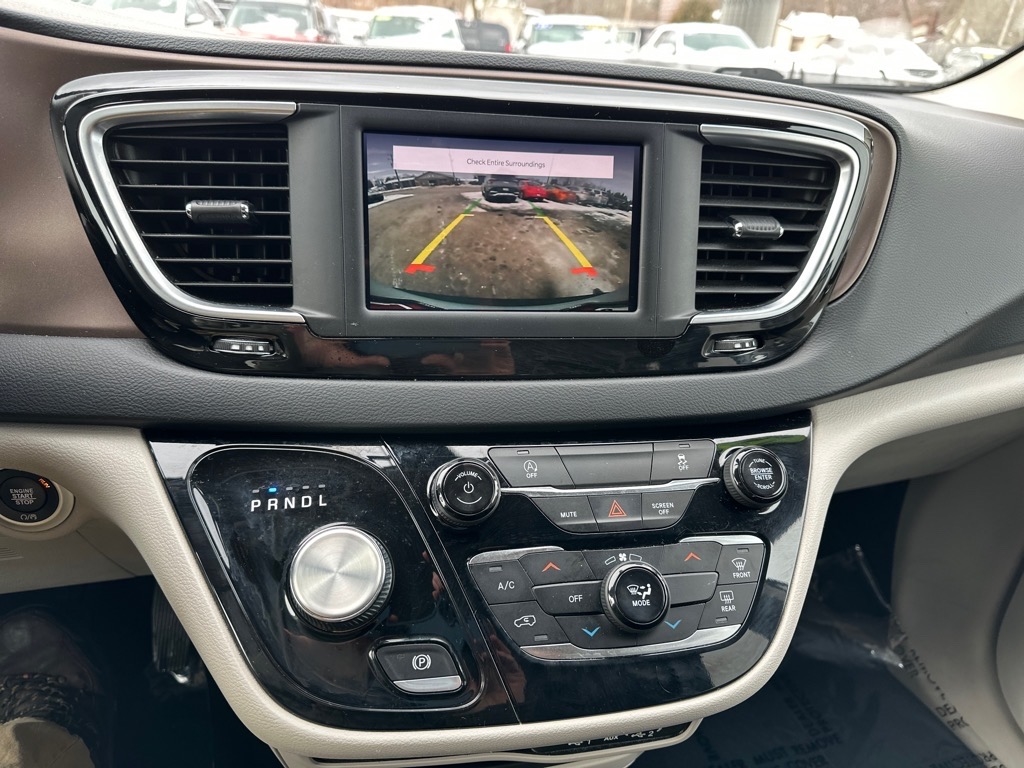 Chrysler Voyager LX FWD 2022