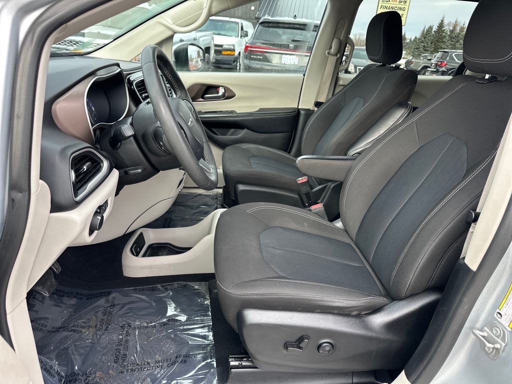 Chrysler Voyager LX FWD 2022