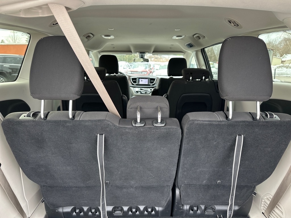 Chrysler Voyager LX FWD 2022