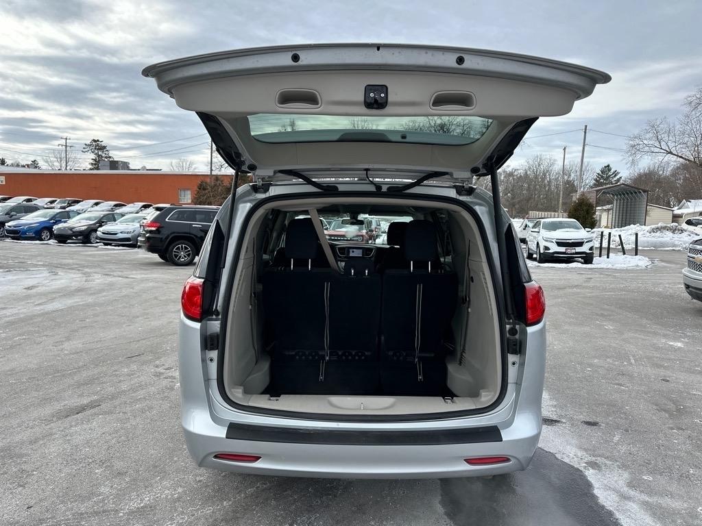 Chrysler Voyager LX FWD 2022