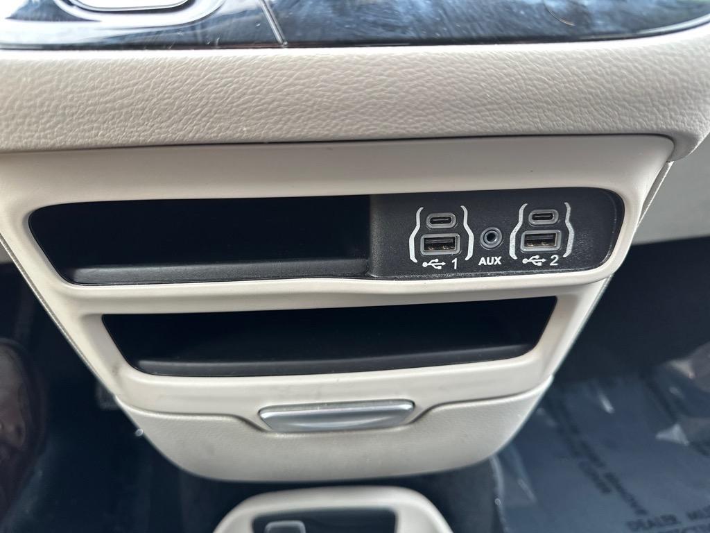 Chrysler Voyager LX FWD 2022