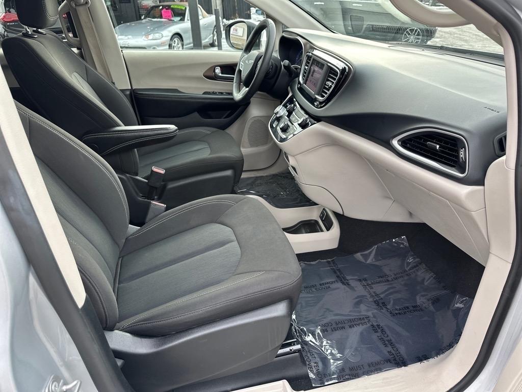 Chrysler Voyager LX FWD 2022