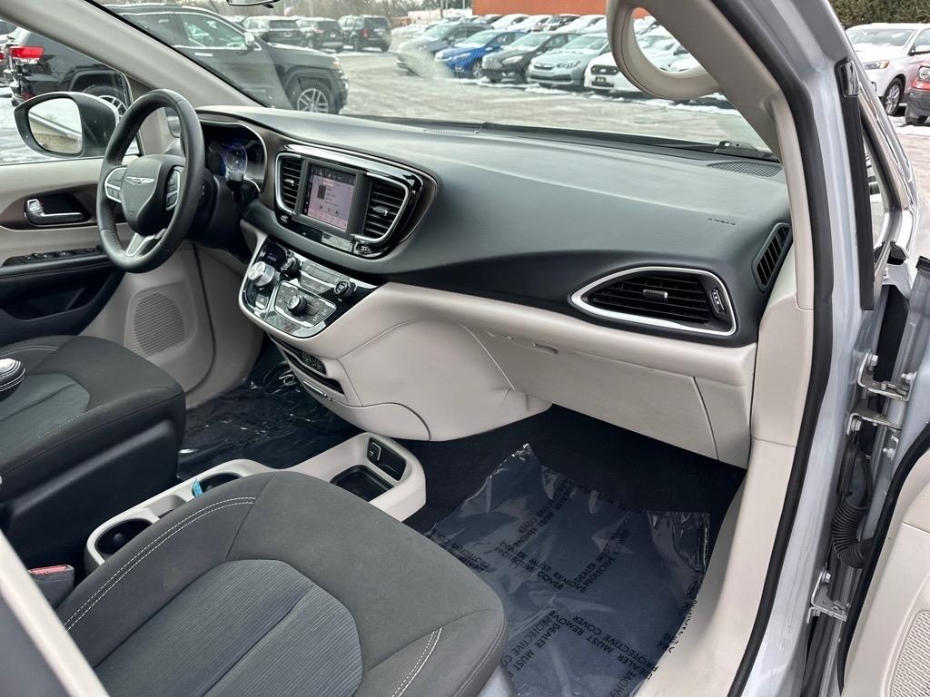 Chrysler Voyager LX FWD 2022