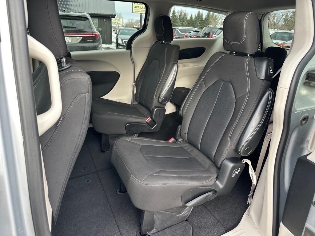 Chrysler Voyager LX FWD 2022