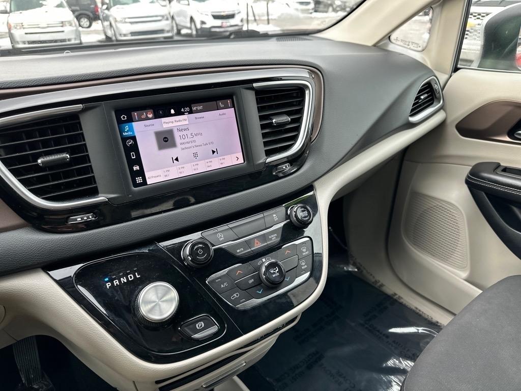 Chrysler Voyager LX FWD 2022