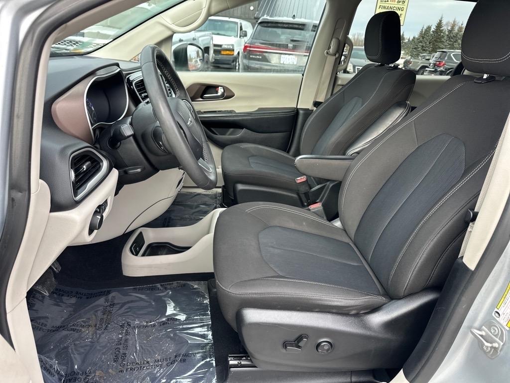 Chrysler Voyager LX FWD 2022