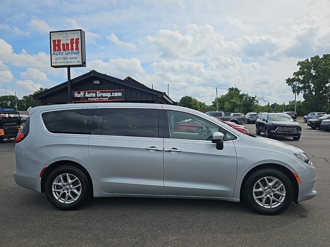 Chrysler Voyager LX FWD 2022