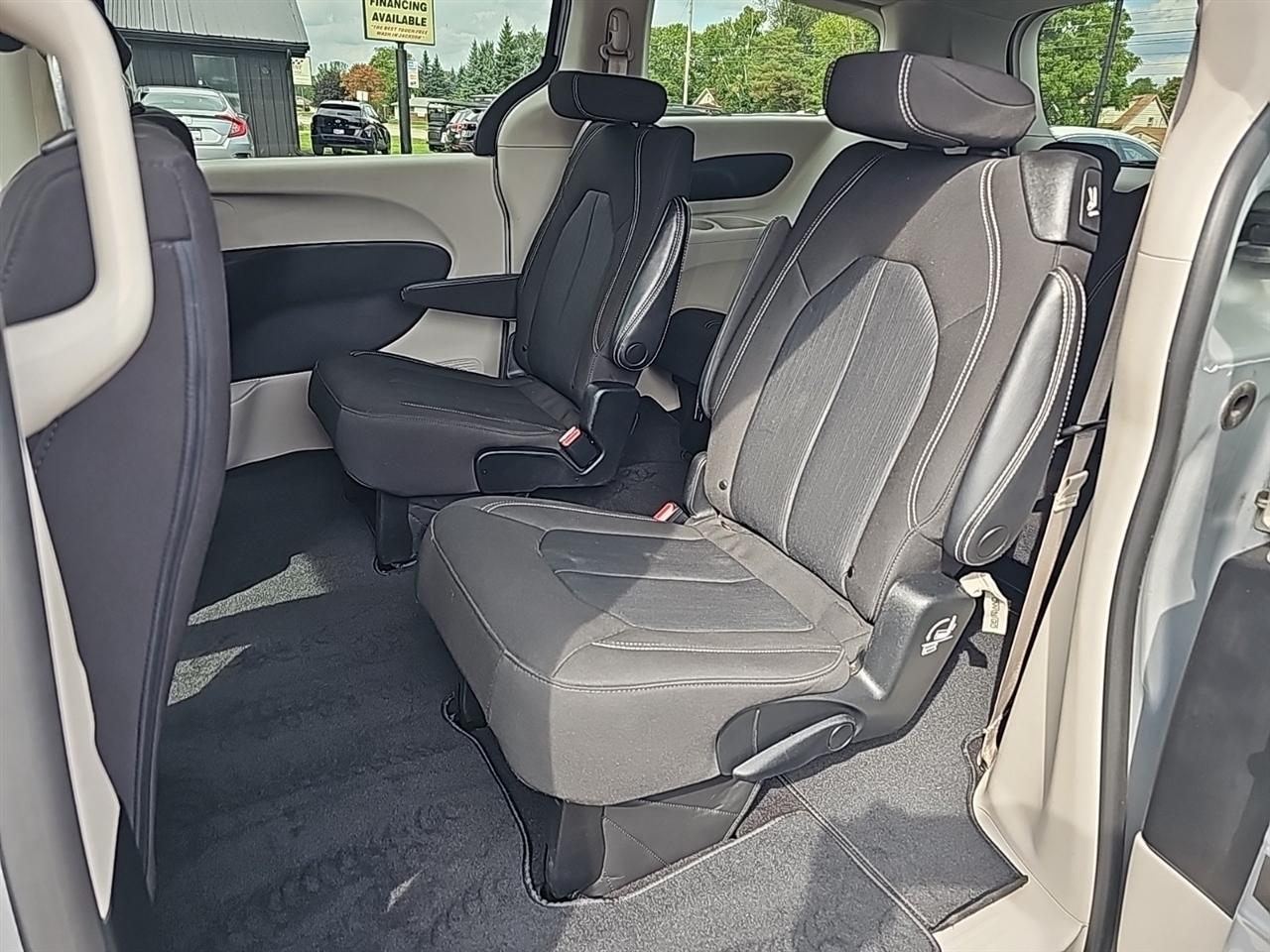 Chrysler Voyager LX FWD 2022