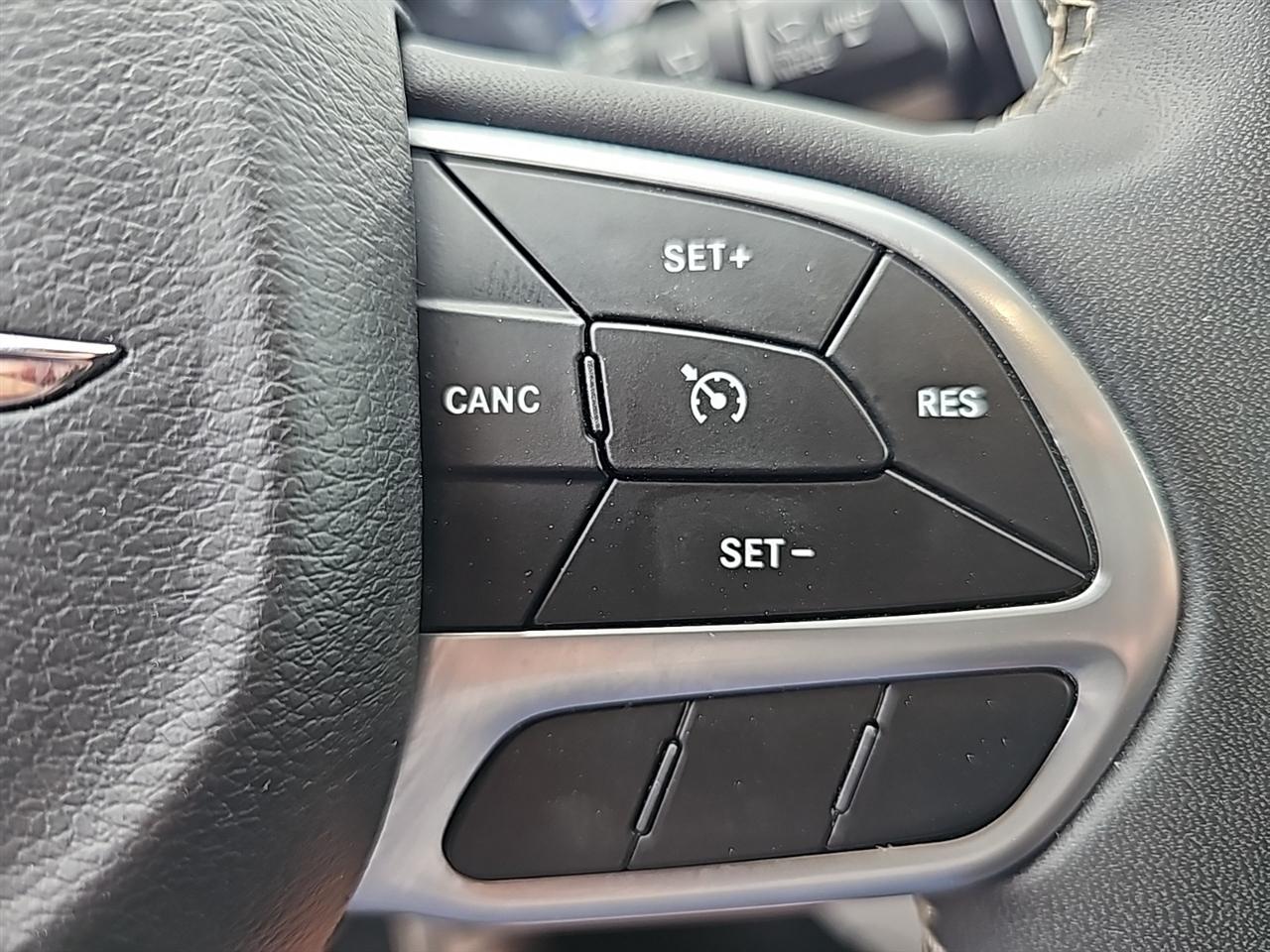 Chrysler Voyager LX FWD 2022