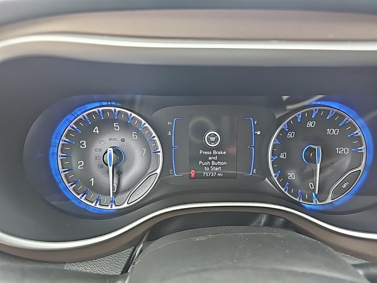Chrysler Voyager LX FWD 2022