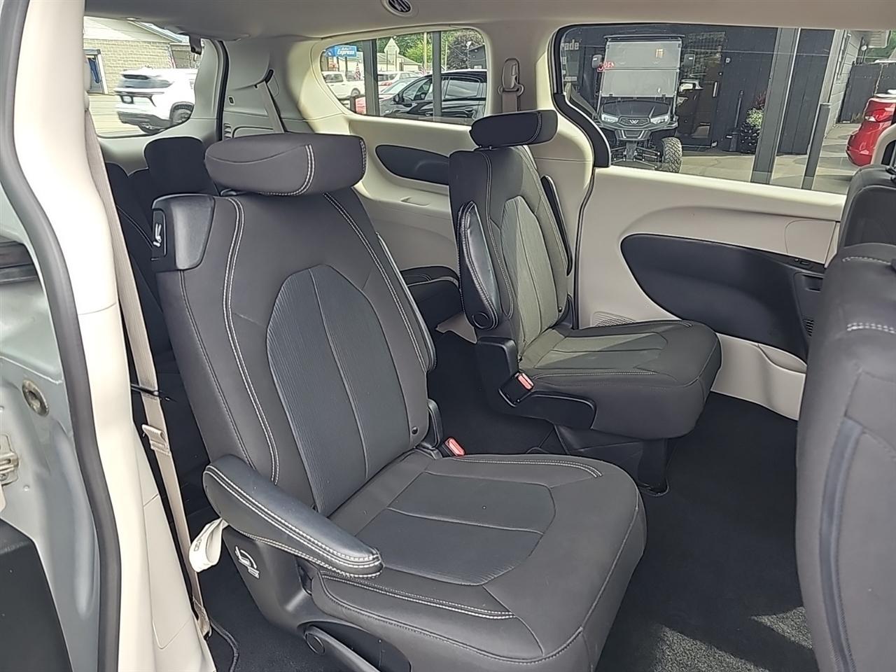 Chrysler Voyager LX FWD 2022