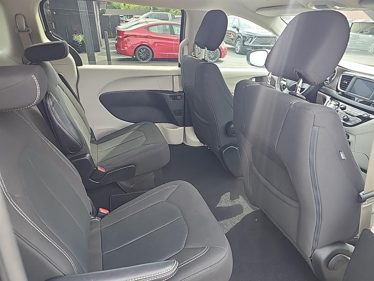 Chrysler Voyager LX FWD 2022