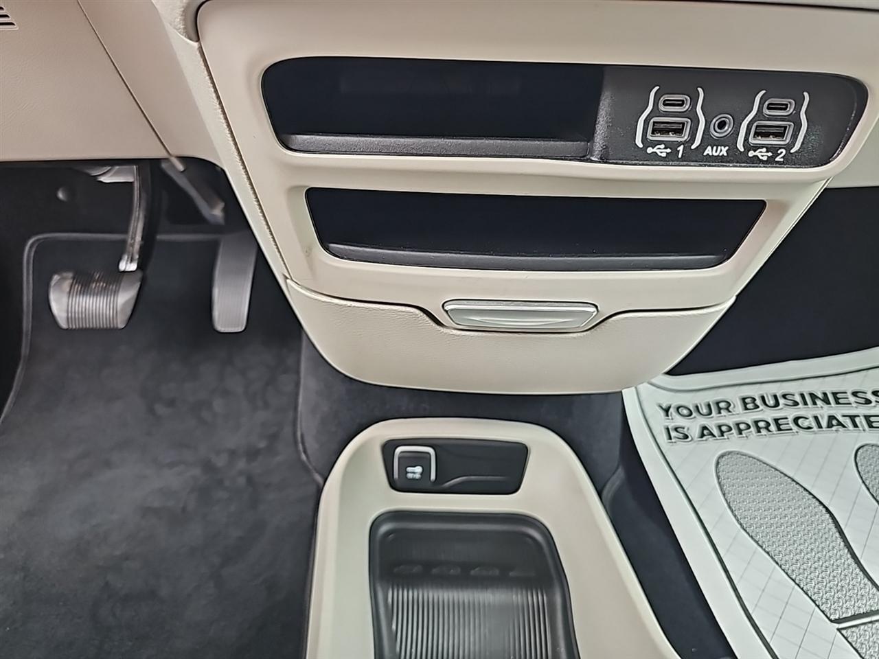 Chrysler Voyager LX FWD 2022